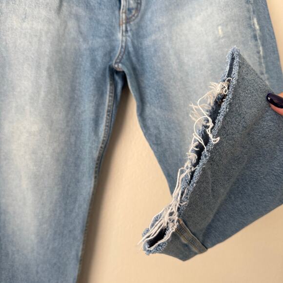 Zara Womens Blue Denim Cutoff Pants Raw Hems Light Wash Size 10 Jeans Distressed - Picture 4 of 8